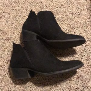 American Eagle booties